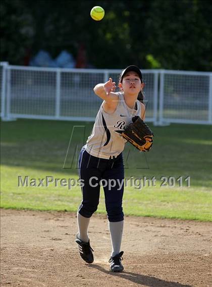 Thumbnail 2 in Glendale @ Flintridge Prep photogallery.