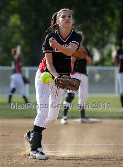 Thumbnail 2 in Glendale @ Flintridge Prep photogallery.