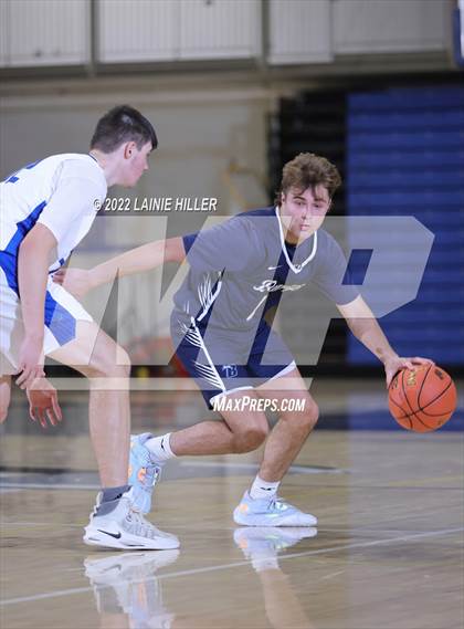 Thumbnail 2 in Sartell-St. Stephen vs. Bemidji photogallery.