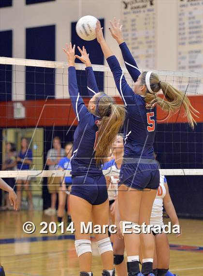 Thumbnail 3 in Indian Rocks Christian vs Osceola (Indian Rocks Pre-Season Varsity Tournament) photogallery.