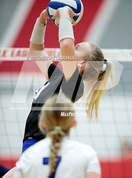 Thumbnail 1 in Keller vs Byron Nelson (UIL 6A Volleyball Regional Quarter Finals) photogallery.