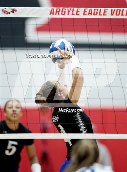 Thumbnail 3 in Keller vs Byron Nelson (UIL 6A Volleyball Regional Quarter Finals) photogallery.