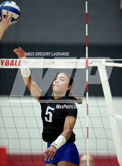 Thumbnail 1 in Keller vs Byron Nelson (UIL 6A Volleyball Regional Quarter Finals) photogallery.