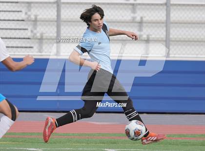 Thumbnail 1 in Eastlake vs. San Ysidro (44th Annual Grossmont Holiday Tournament) photogallery.