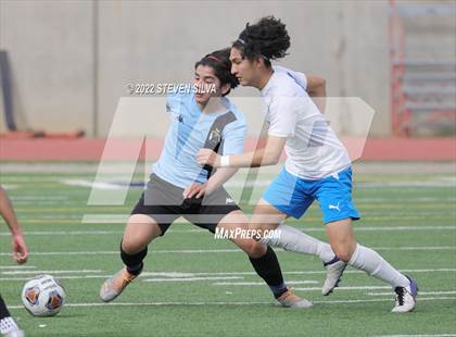 Thumbnail 1 in Eastlake vs. San Ysidro (44th Annual Grossmont Holiday Tournament) photogallery.