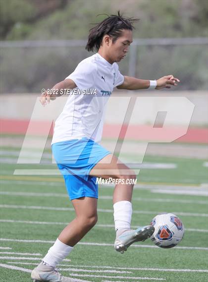 Thumbnail 3 in Eastlake vs. San Ysidro (44th Annual Grossmont Holiday Tournament) photogallery.