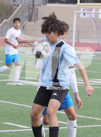 Thumbnail 1 in Eastlake vs. San Ysidro (44th Annual Grossmont Holiday Tournament) photogallery.