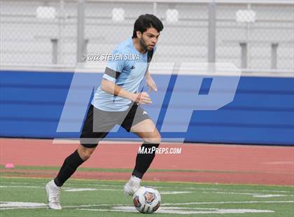 Thumbnail 1 in Eastlake vs. San Ysidro (44th Annual Grossmont Holiday Tournament) photogallery.