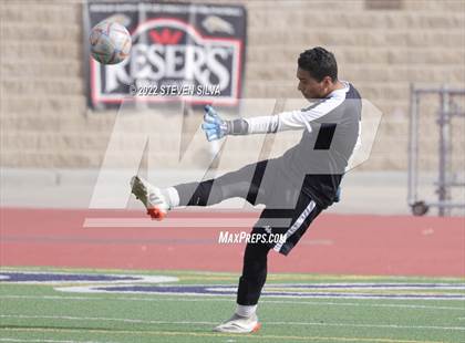 Thumbnail 2 in Eastlake vs. San Ysidro (44th Annual Grossmont Holiday Tournament) photogallery.