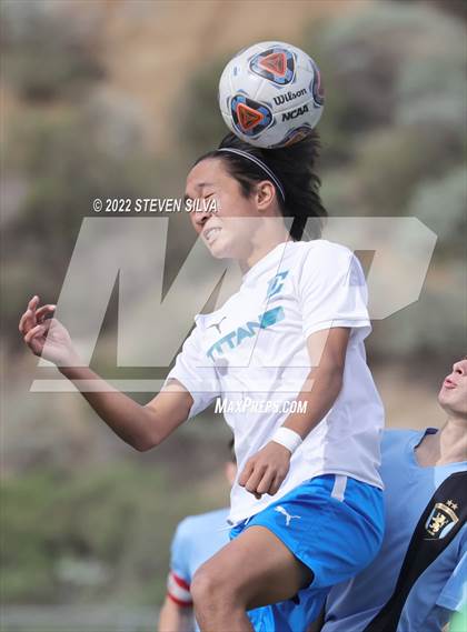 Thumbnail 2 in Eastlake vs. San Ysidro (44th Annual Grossmont Holiday Tournament) photogallery.