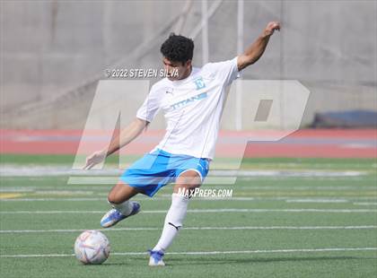Thumbnail 1 in Eastlake vs. San Ysidro (44th Annual Grossmont Holiday Tournament) photogallery.