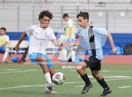 Thumbnail 1 in Eastlake vs. San Ysidro (44th Annual Grossmont Holiday Tournament) photogallery.
