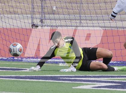 Thumbnail 2 in Eastlake vs. San Ysidro (44th Annual Grossmont Holiday Tournament) photogallery.