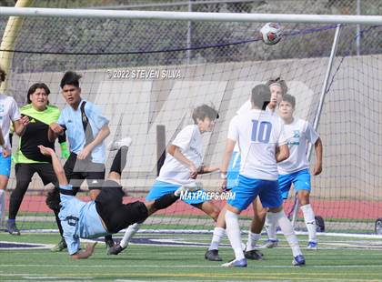 Thumbnail 2 in Eastlake vs. San Ysidro (44th Annual Grossmont Holiday Tournament) photogallery.