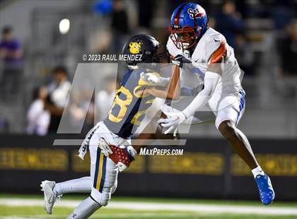 Thumbnail 1 in Serra @ Warren photogallery.
