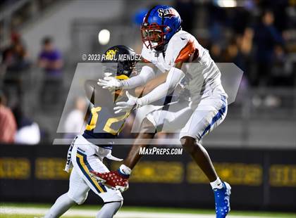 Thumbnail 3 in Serra @ Warren photogallery.