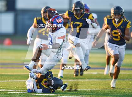 Thumbnail 2 in Serra @ Warren photogallery.
