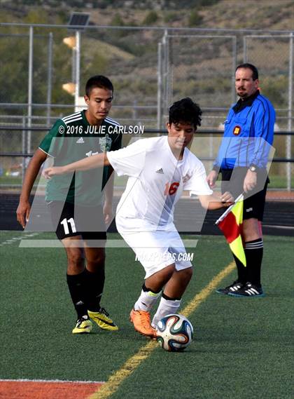Thumbnail 2 in Aztec VS Farmington photogallery.
