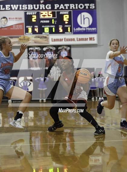 Thumbnail 2 in Lewisburg vs Byhalia photogallery.
