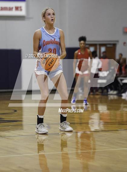 Thumbnail 2 in Lewisburg vs Byhalia photogallery.
