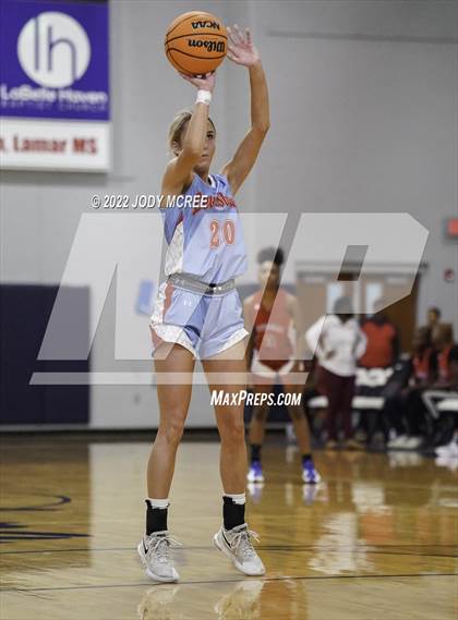 Thumbnail 3 in Lewisburg vs Byhalia photogallery.