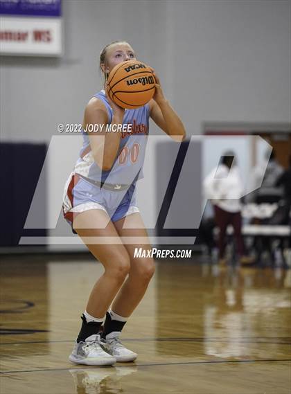 Thumbnail 3 in Lewisburg vs Byhalia photogallery.