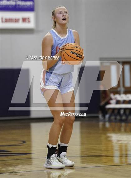 Thumbnail 2 in Lewisburg vs Byhalia photogallery.
