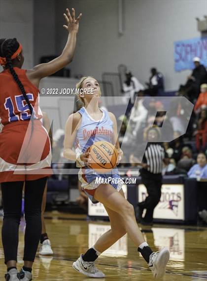 Thumbnail 2 in Lewisburg vs Byhalia photogallery.