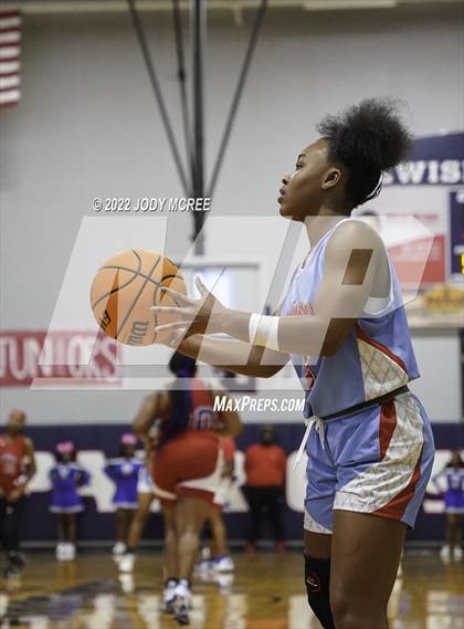 Thumbnail 2 in Lewisburg vs Byhalia photogallery.