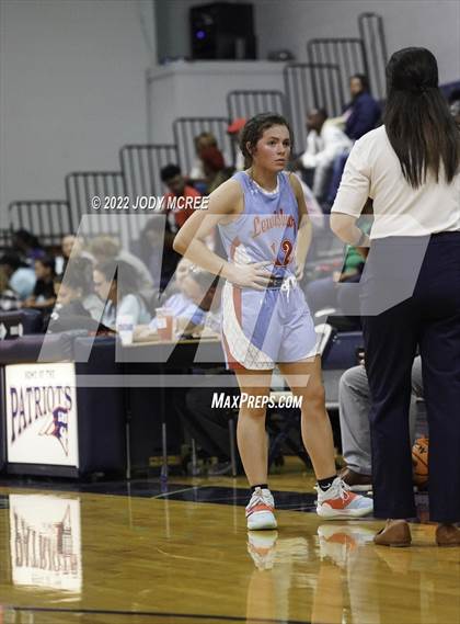 Thumbnail 3 in Lewisburg vs Byhalia photogallery.
