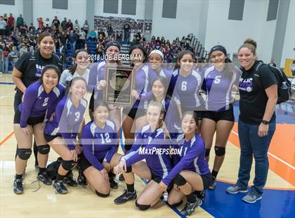 Thumbnail 3 in Selma vs. Washington Union (CIF CS D5 Final) photogallery.