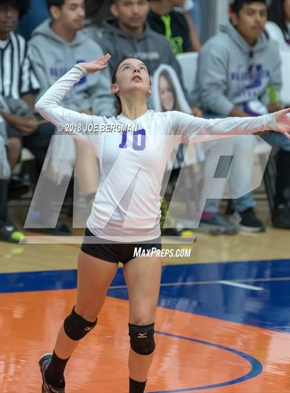 Thumbnail 1 in Selma vs. Washington Union (CIF CS D5 Final) photogallery.