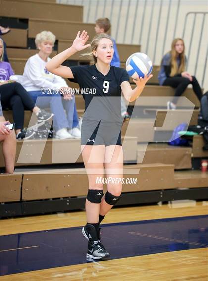 Thumbnail 1 in Schoolcraft vs. Galesburg-Agusta (SAC Tournament) photogallery.