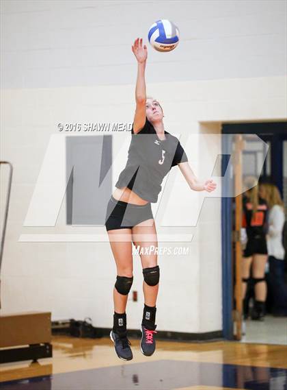 Thumbnail 2 in Schoolcraft vs. Galesburg-Agusta (SAC Tournament) photogallery.