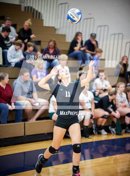 Thumbnail 3 in Schoolcraft vs. Galesburg-Agusta (SAC Tournament) photogallery.