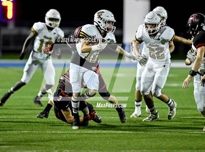 Thumbnail 1 in Italy vs. Hamilton (UIL 2A D1 Bi-District) photogallery.