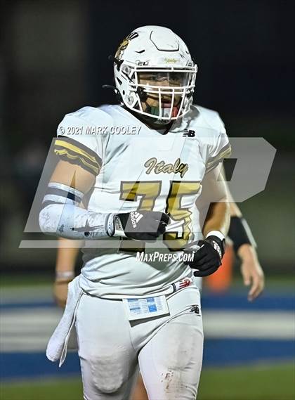 Thumbnail 3 in Italy vs. Hamilton (UIL 2A D1 Bi-District) photogallery.