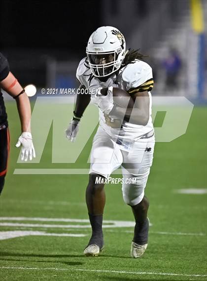 Thumbnail 1 in Italy vs. Hamilton (UIL 2A D1 Bi-District) photogallery.
