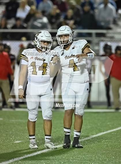 Thumbnail 2 in Italy vs. Hamilton (UIL 2A D1 Bi-District) photogallery.