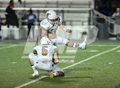 Thumbnail 3 in Italy vs. Hamilton (UIL 2A D1 Bi-District) photogallery.