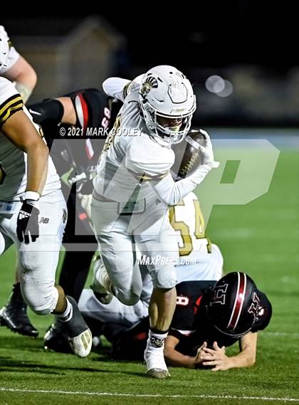 Thumbnail 3 in Italy vs. Hamilton (UIL 2A D1 Bi-District) photogallery.