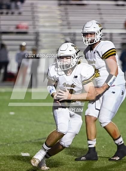 Thumbnail 1 in Italy vs. Hamilton (UIL 2A D1 Bi-District) photogallery.
