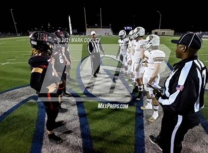 Thumbnail 1 in Italy vs. Hamilton (UIL 2A D1 Bi-District) photogallery.