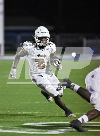 Thumbnail 2 in Italy vs. Hamilton (UIL 2A D1 Bi-District) photogallery.