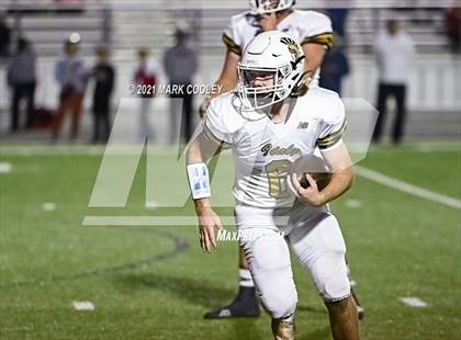 Thumbnail 3 in Italy vs. Hamilton (UIL 2A D1 Bi-District) photogallery.