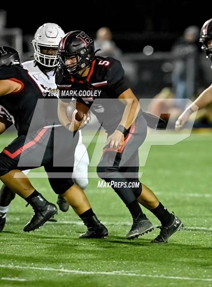 Thumbnail 3 in Italy vs. Hamilton (UIL 2A D1 Bi-District) photogallery.