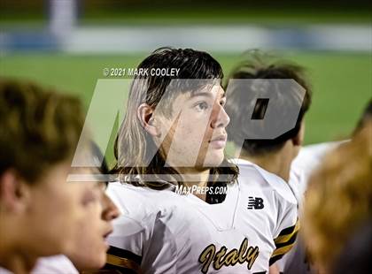 Thumbnail 1 in Italy vs. Hamilton (UIL 2A D1 Bi-District) photogallery.
