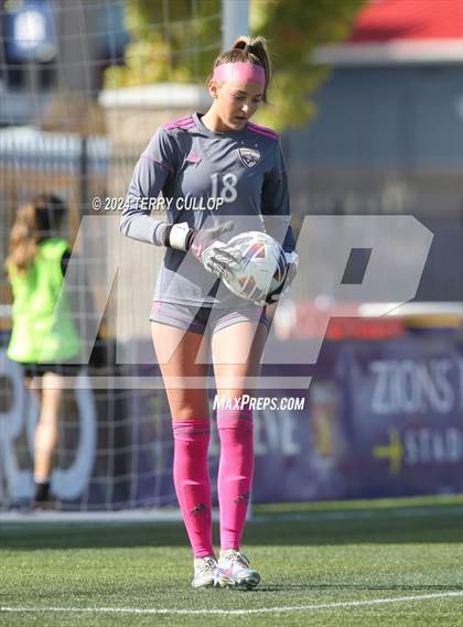 Thumbnail 2 in Maple Mountain vs. Brighton (UHSAA 5A Semifinal) photogallery.