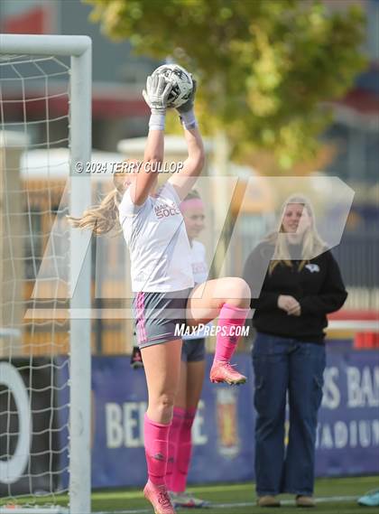 Thumbnail 3 in Maple Mountain vs. Brighton (UHSAA 5A Semifinal) photogallery.