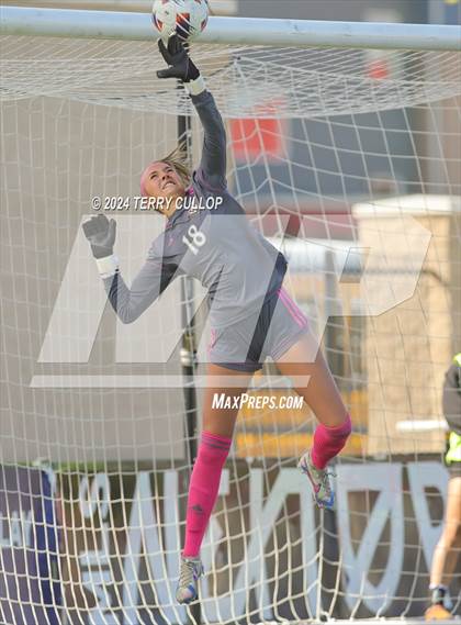Thumbnail 1 in Maple Mountain vs. Brighton (UHSAA 5A Semifinal) photogallery.